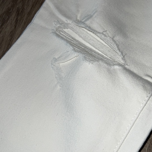 Univeral Threads High-Rise Skinny True White Denim Jeans Size 2 Distressed NWT - Picture 5 of 9